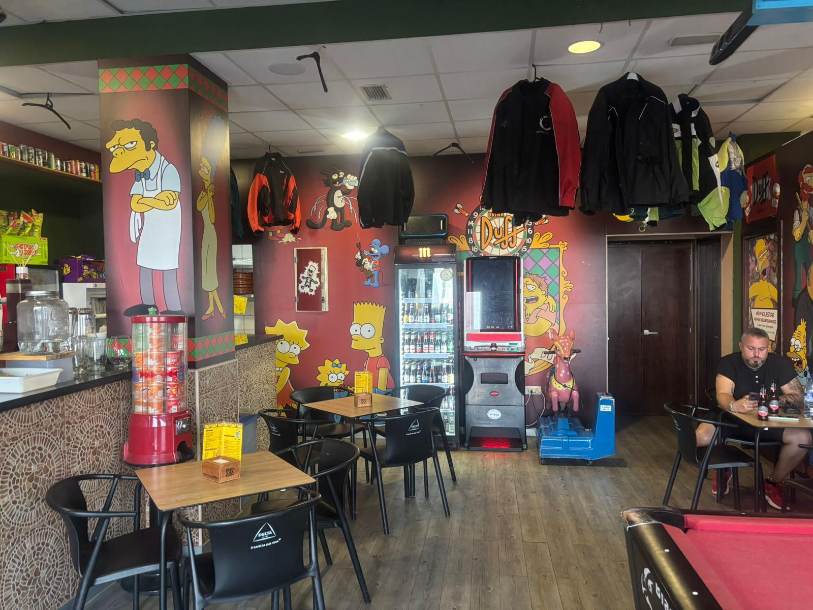 Taberna de Moe se alquila y traspasa