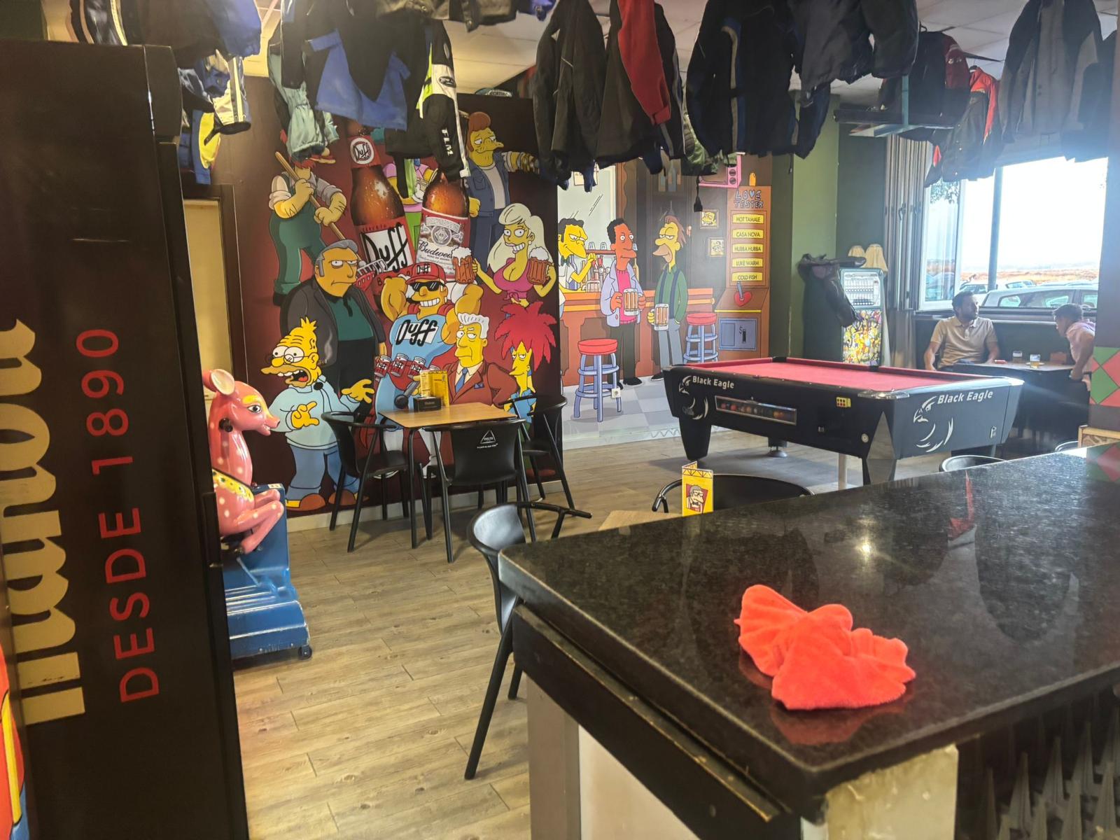 Taberna de Moe se alquila y traspasa