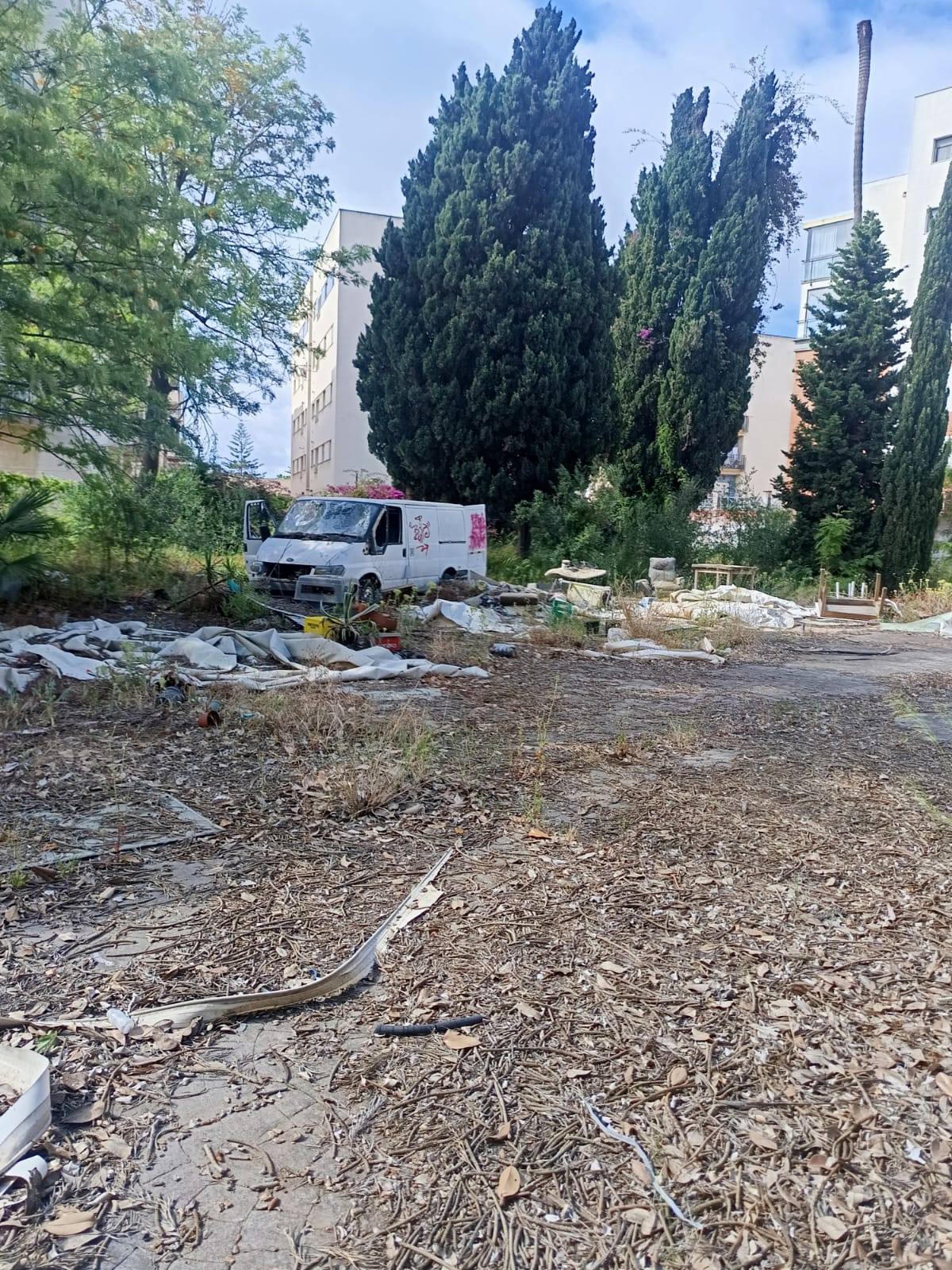 Suelo urbano terciario de 6.657 m² con 2.329 m² edificables en San Roque