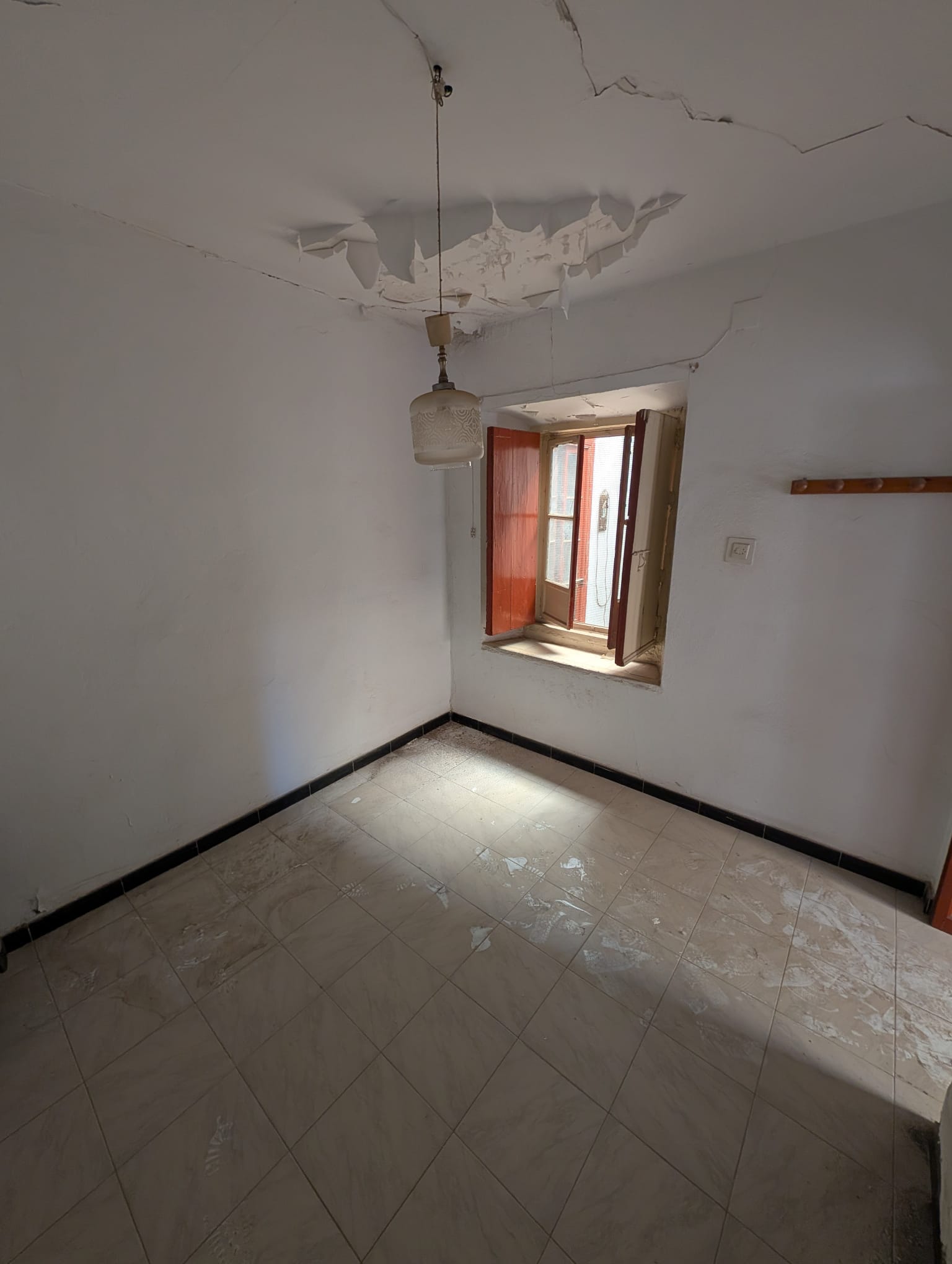 Edificio para rehabilitar en el centro de Sevilla, junto a la Alameda