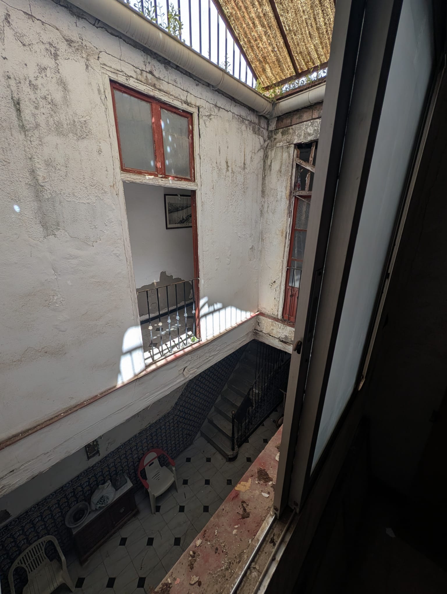 Edificio para rehabilitar en el centro de Sevilla, junto a la Alameda