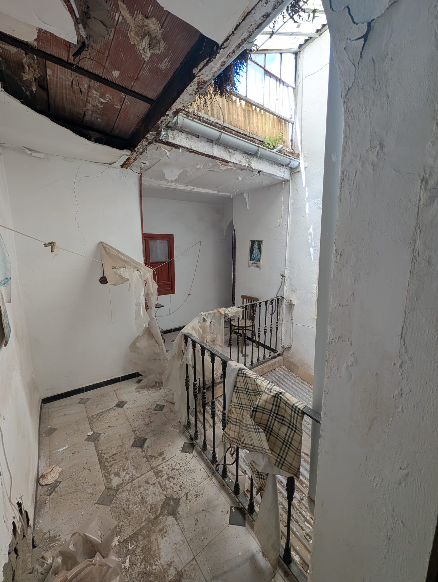 Edificio para rehabilitar en el centro de Sevilla, junto a la Alameda