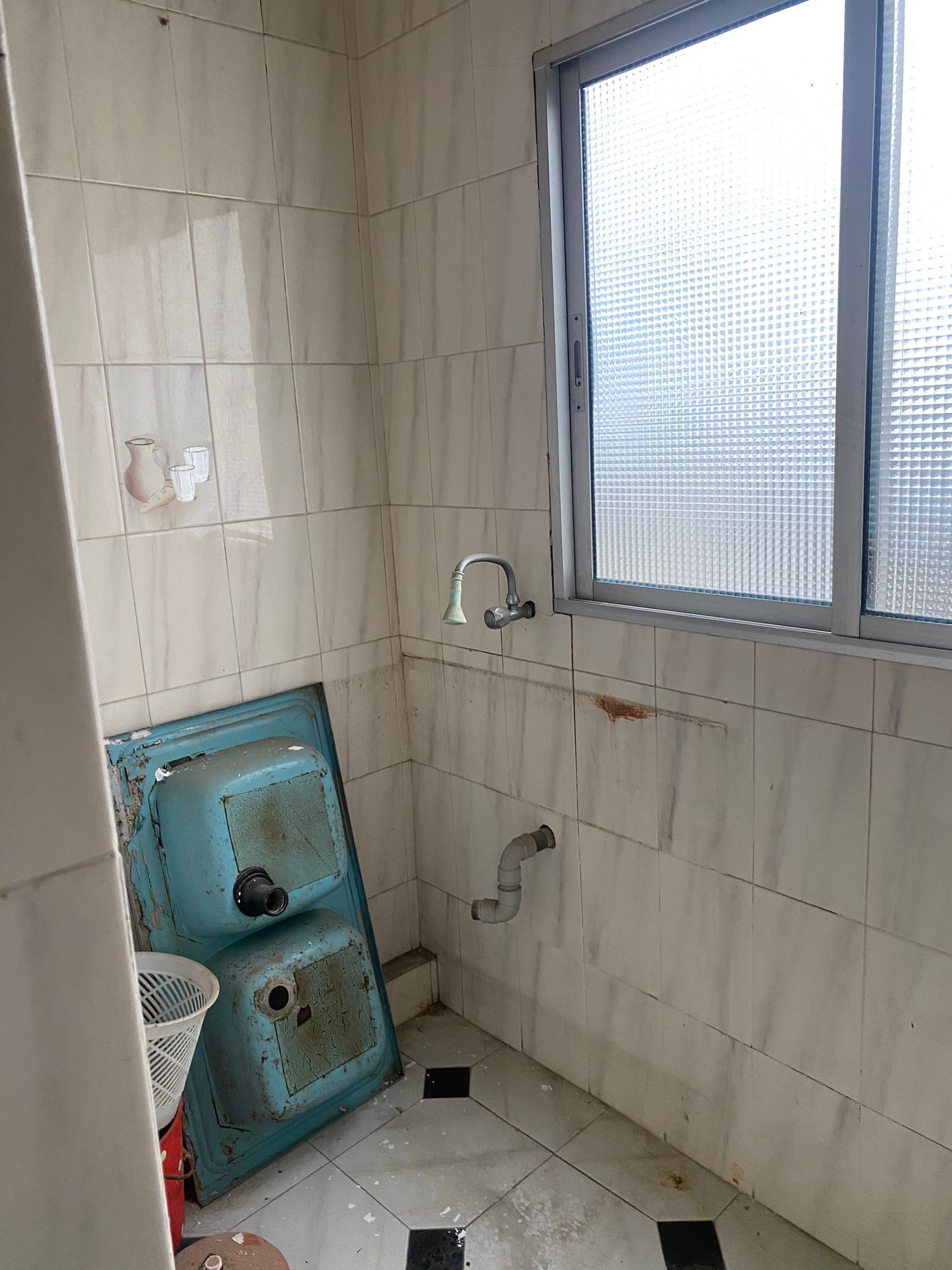 Edificio para rehabilitar en el centro de Sevilla, junto a la Alameda