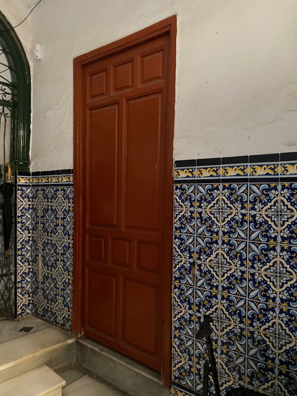Edificio para rehabilitar en el centro de Sevilla, junto a la Alameda