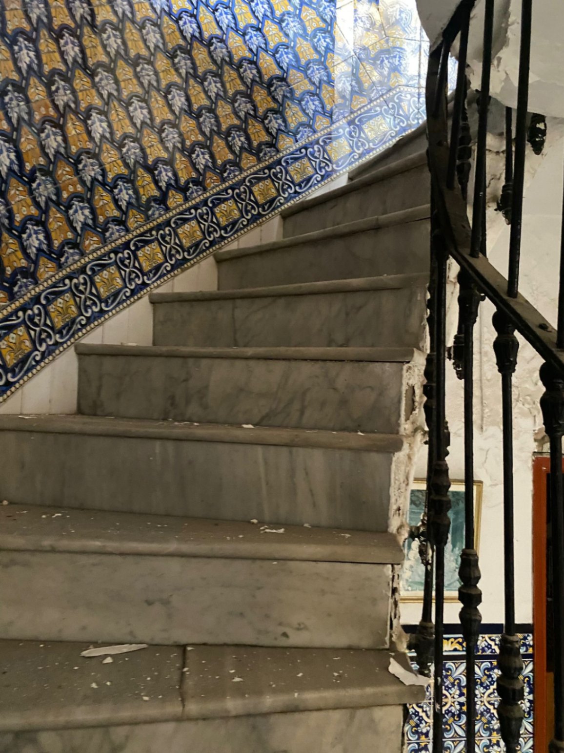 Edificio para rehabilitar en el centro de Sevilla, junto a la Alameda