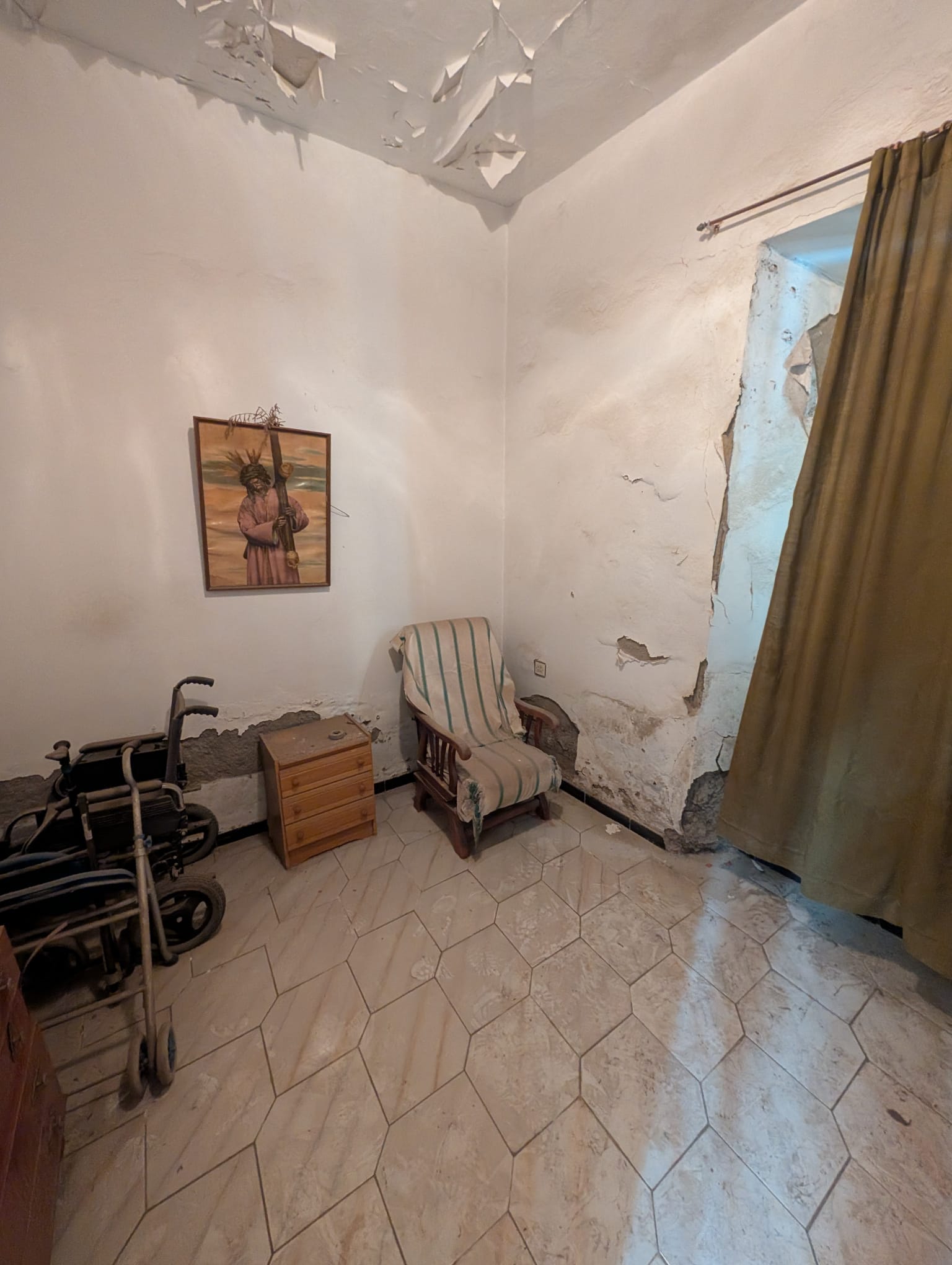 Edificio para rehabilitar en el centro de Sevilla, junto a la Alameda